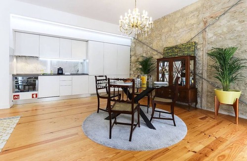 Sao Jose Apartment | JOIVY Modern apt near Avenida station