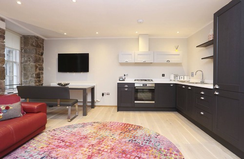 Old Town Apartment | JOIVY The Heart and Soul of the Royal Mile