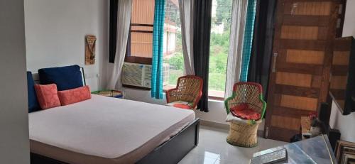 Jwalamukhi Bed & Breakfast | Jojo & Misheee Tiny Home