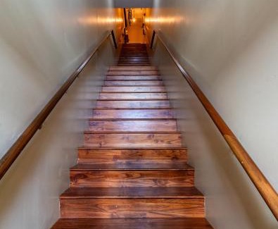 Downtown Knoxville Apartment | Jolene's Hideout - Noise Notice Wed-Sun