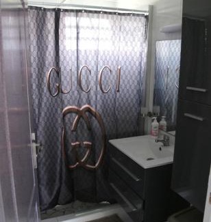 Les Mangles House | Joli bungalow avec jacuzzi chez Roberto