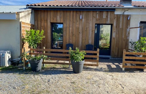 Donnezac Apartment | Joli gîte dans une installation équestre