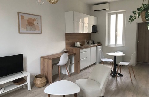 Avignon Apartment | Joli Studio de 25 m2 Climatisé à 500 m des Remparts et 800 de la Gare Centrale