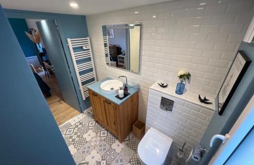Plouvara House | Jolie chambre dans une dépendance de longère bretonne