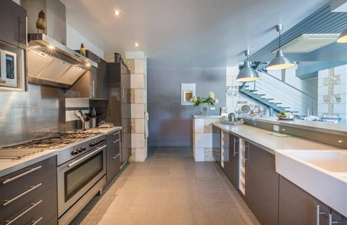 La Chapelle-Faucher Villa | Jolie Gîte DE Charme EN Pierre Avec Piscine Chauffée Privée Pour 8 Personnes