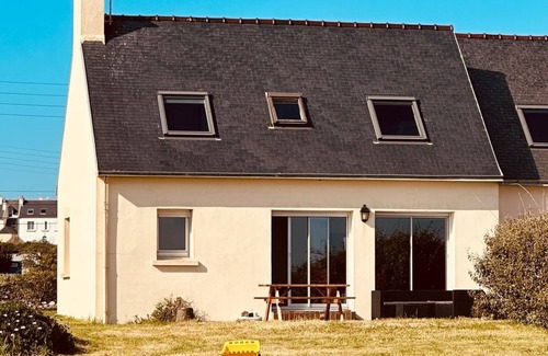Finistere House | Jolie Maison les Pieds Dans Leau Avec un Grand Jardin