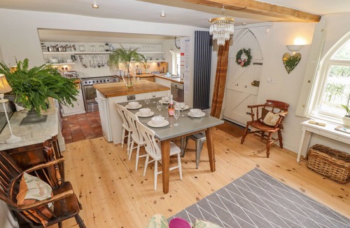 Horncastle Cottage | JOLLS COTTAGE, pet friendly, character holiday cottage in Horncastle
