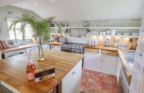 Horncastle Cottage | JOLLS COTTAGE, pet friendly, character holiday cottage in Horncastle
