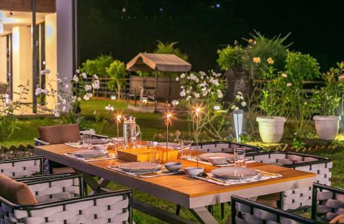 Ramgarh Villa | Jolly Chalet- Luxury Mountain Retreat with Jacuzzi & Scenic Views in Ramgarh