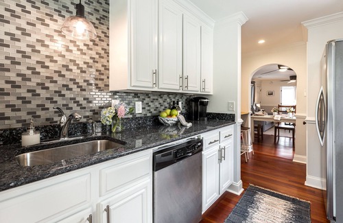Cannonborough Elliotborough Condo | Jonathan Jasper Wright Inn