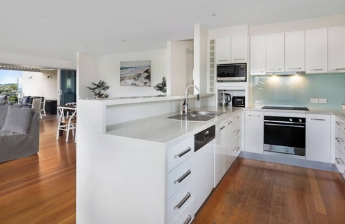 Kiama Downs House | Jones Waterfront Beach Escape - Ideal for families and groups with direct beach access