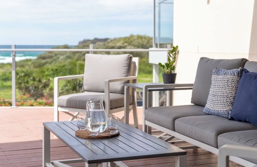 Kiama Downs House | Jones Waterfront Beach Escape - Ideal for families and groups with direct beach access