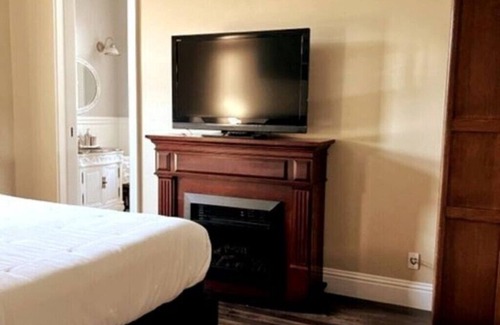 Jordan Harbour Bed & Breakfast | Jordan Station, Private King Suite with Parking & Harbour/Lake Views nn