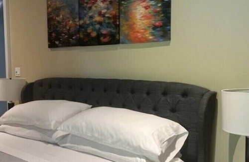 Jordan Harbour Bed & Breakfast | Jordan Station, Private King Suite with Parking & Harbour/Lake Views nn