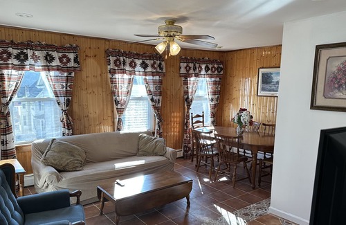 Jim Thorpe House | Josephine’s Mountain View home in downtown