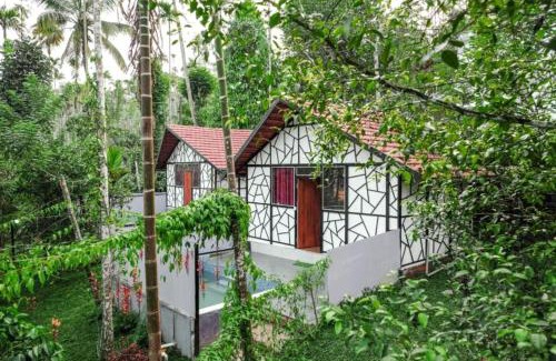 Gudalur Bed & Breakfast | Josh Holidays Wayanad Resort - Every Room with Attached Private Pools