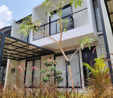 Bandung Villa | Josh House KBP Villa