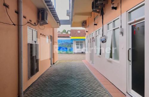 Jember Hotel | Joy Homestay Near UMJ Jember Mitra RedDoorz