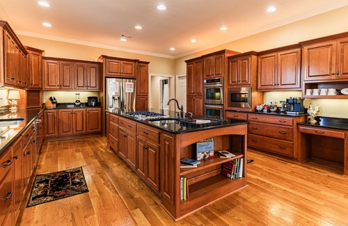 Griffin House | Joyce's Place at Addis Acres/spacious luxury/gorgeous water view/fire pit