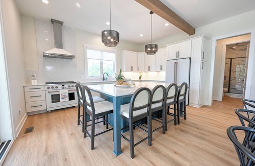 Summit Station House | Joyful Haven at Buckeye Lake Walk to Winery + Beach Sleeps 14