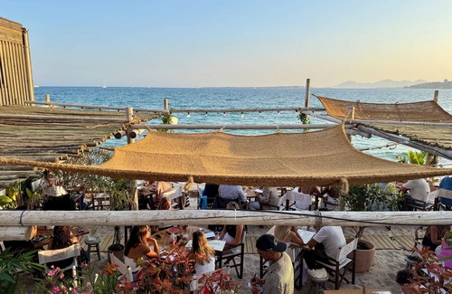 Antibes Apartment | Juan-les-Pins, Antibes - 3-bedroom apartment near beaches and town center