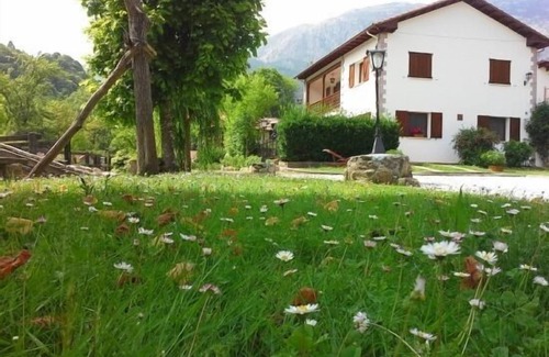 Penamellera Alta House | Juana, Village House, sleeps 8. Large families. Between Picos and beach.