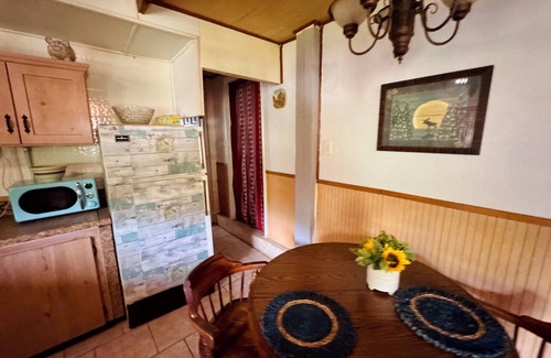 Edgar Cabin | Juanita’s Cabin , a Peaceful cabin in Central Florida. IG:@JUANITASCABIN