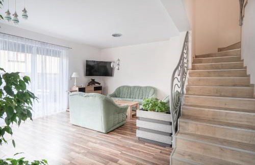 Reda Villa | JULIA