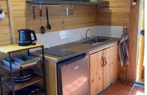 Bompas House | JULY PROMO Roulotte in quiet wooded park with swimming pool close to beaches
