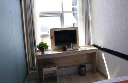 Yongdeng County Hotel | JUN Hotels Gansu Lanzhou Lanzhou New District Jing'er Road Asia-Pacific World Trade Center Square