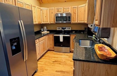 Andrews Cabin | Junaluska Creek Cabin - Cozy 2-bedroom cabin in charming Andrews with AC