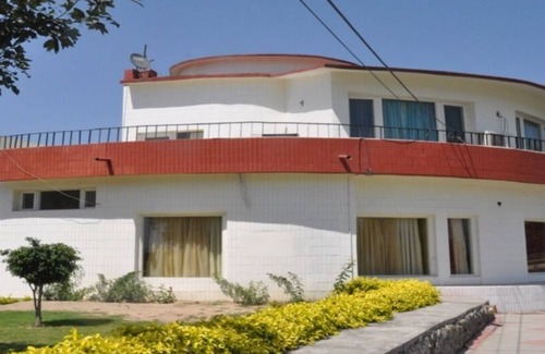 Dharuhera Hotel | Jungle Babbler Tourist Resort