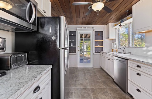 Englewood House | Jungle Cottage 1mi to beach on 1+acre with pool