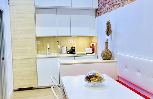 Gaztambide Apartment | Jungle duplex in Madrid 8 people: 3BR 2BA Parking