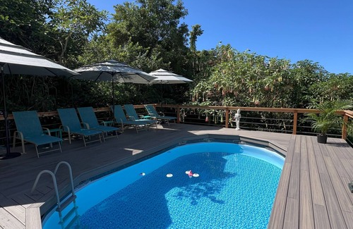 Kealakekua Cabin | Jungle Geodome with private bathroom, deck, and garden.n