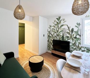 Rodez Apartment | Jungle home