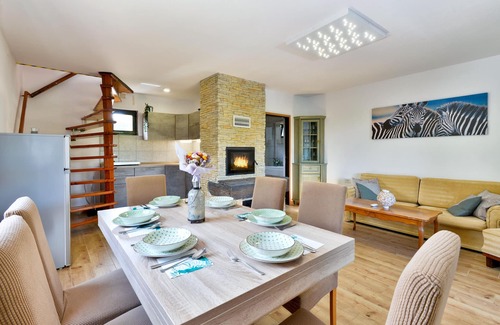 Sveti Ivan Zelina House | Jungle House With Pool and Hot Tub, Sveti Ivan Zelina, Croatia