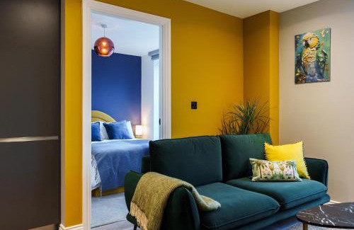 Holbeck Apartment | Jungle Luxe Retreat, 2Bed 2Bath Leeds, Center & Stadium