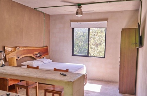 Francisco Uh May House | Jungle Studio 3/wi-fi/AC/TV