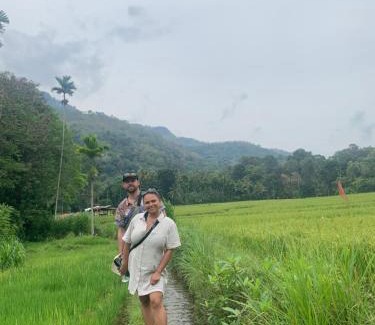 Wellawaya Bed & Breakfast | Jungle track to the waterfall