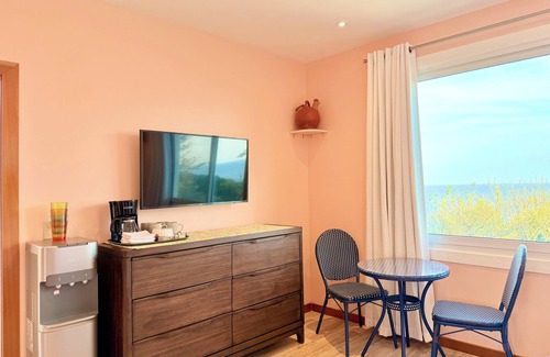 Lighthouse Estates Apartment | Junior Suite @ Casa Rosada, Lighthouse Estates, West Bay