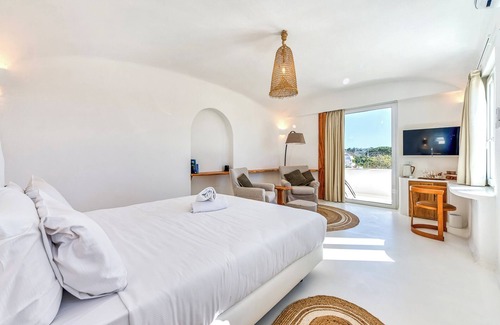 Forio Bed & Breakfast | Junior Suite with a wide balcony and sea view
