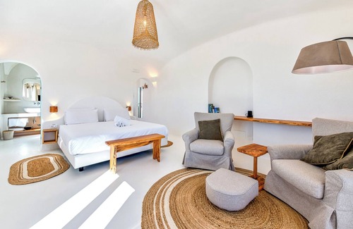 Forio Bed & Breakfast | Junior Suite with a wide balcony and sea view