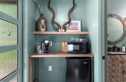 Fredericksburg Cabin | Juniper at Ololo, Hot tub, Fire Pit, Fireplace!