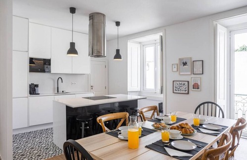Belem Apartment | Junqueira · Trendy T.M Apartament by the River