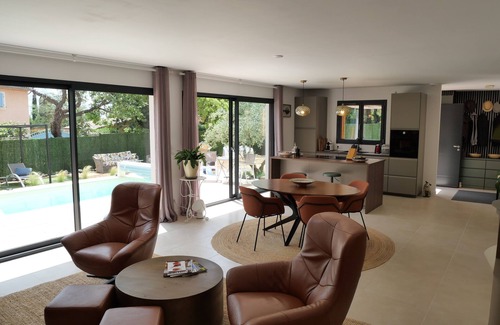 Garrigues-Sainte-Eulalie Villa | Just 10 km from Uzès, modern villa with swimming pool