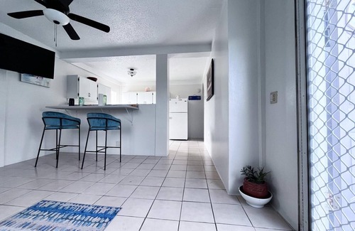 Estate Clifton Hill House | Just 7 minutes to airport. Agricultural Fair in 10 minutes. Wi-Fi and A/C