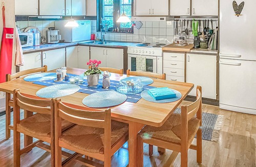 Mollebjorke House | Just a few hundred meters from the sandy beach of Norjeboke, this cozy cottage welcomes you.