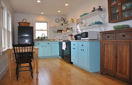 Boothbay Harbor Apartment | Just a short walk to shops, restaurants, and the town dock.
