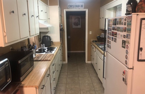 Oxford House | Just minutes from the Square and the Grove-Comfy beds, quiet neighborhood